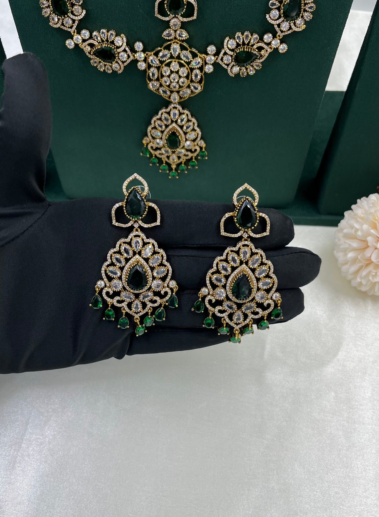 Razia Premium Victorian Long Necklace