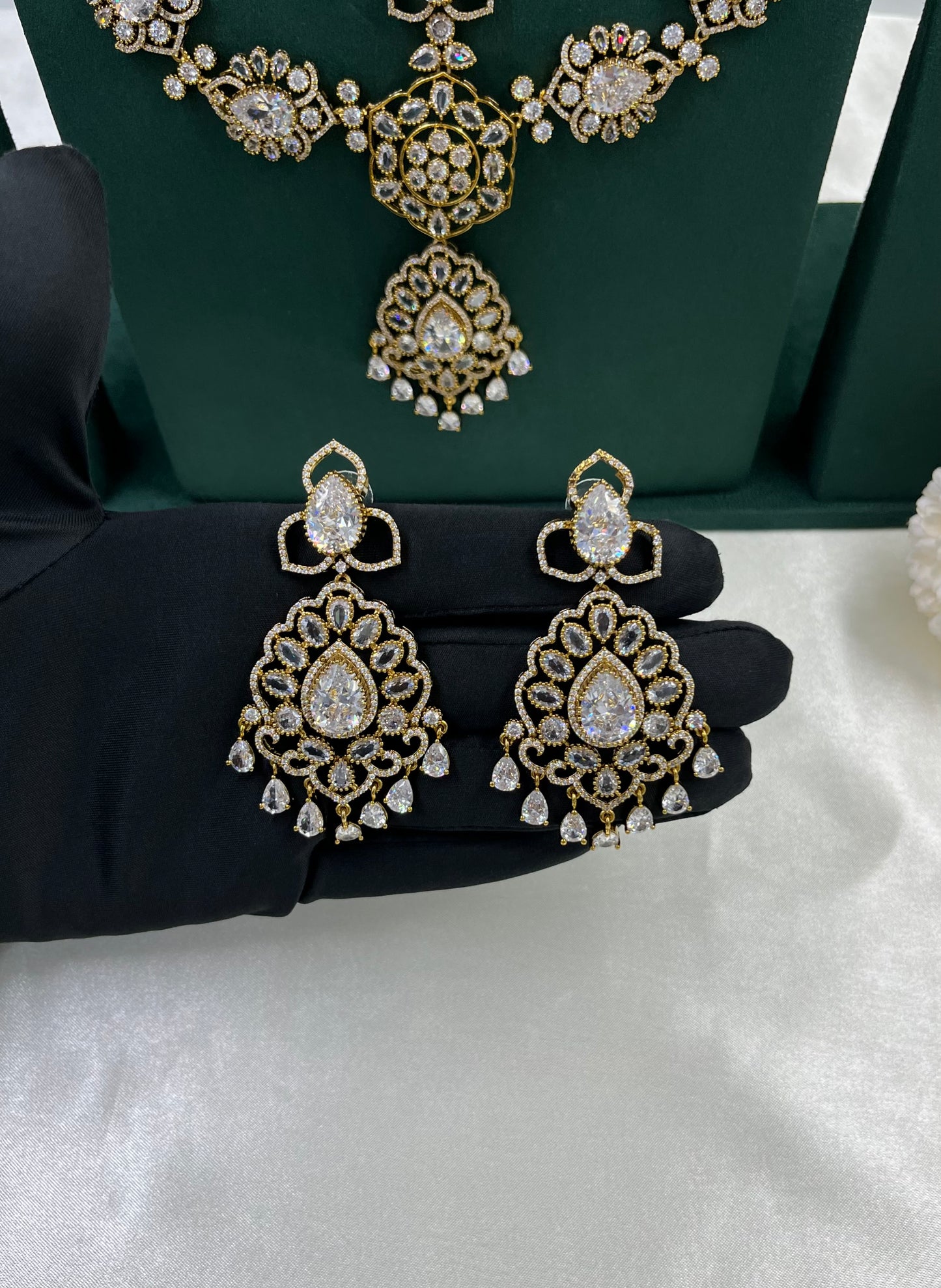 Razia Premium Victorian Long Necklace