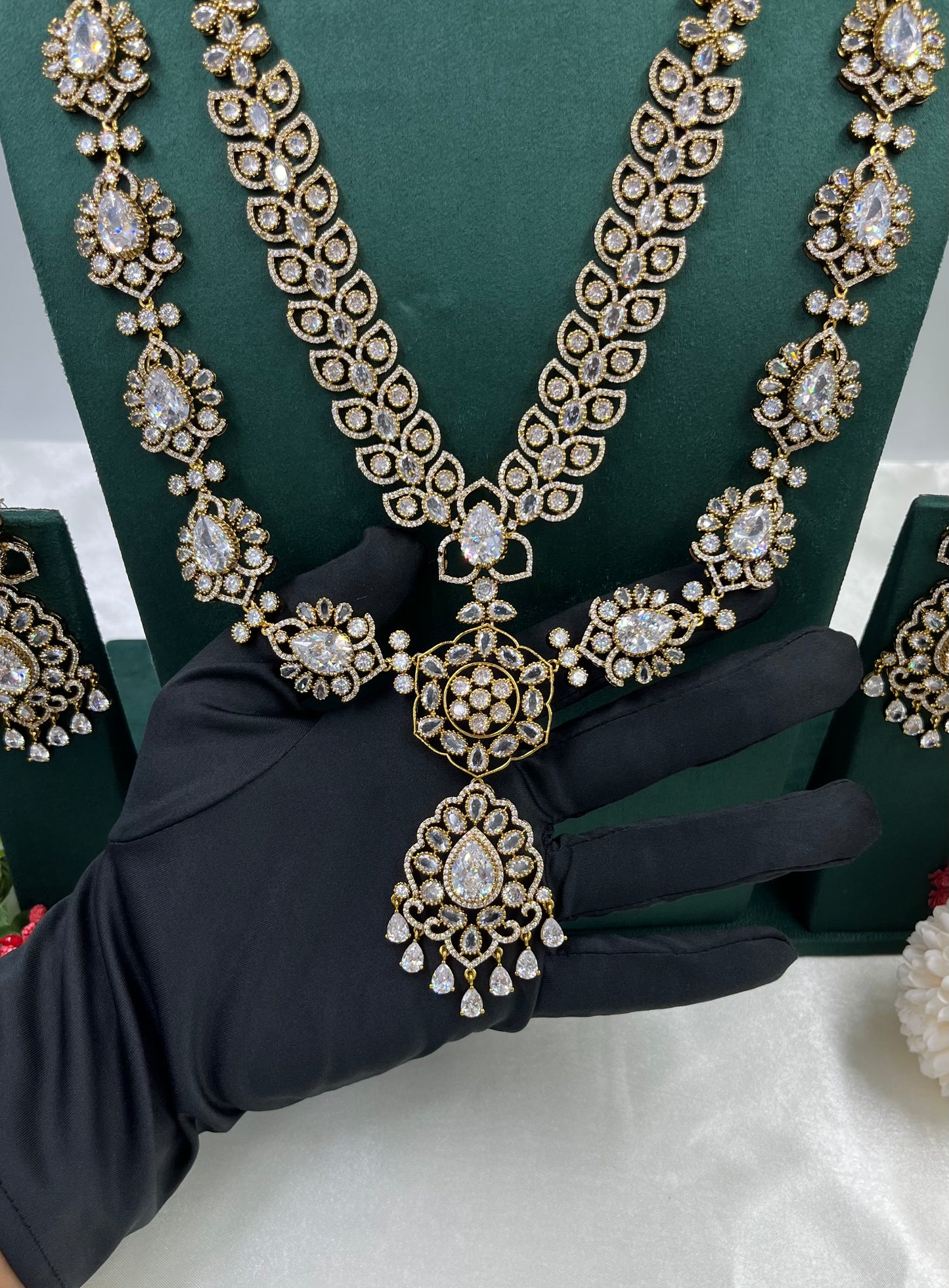 Razia Premium Victorian Long Necklace