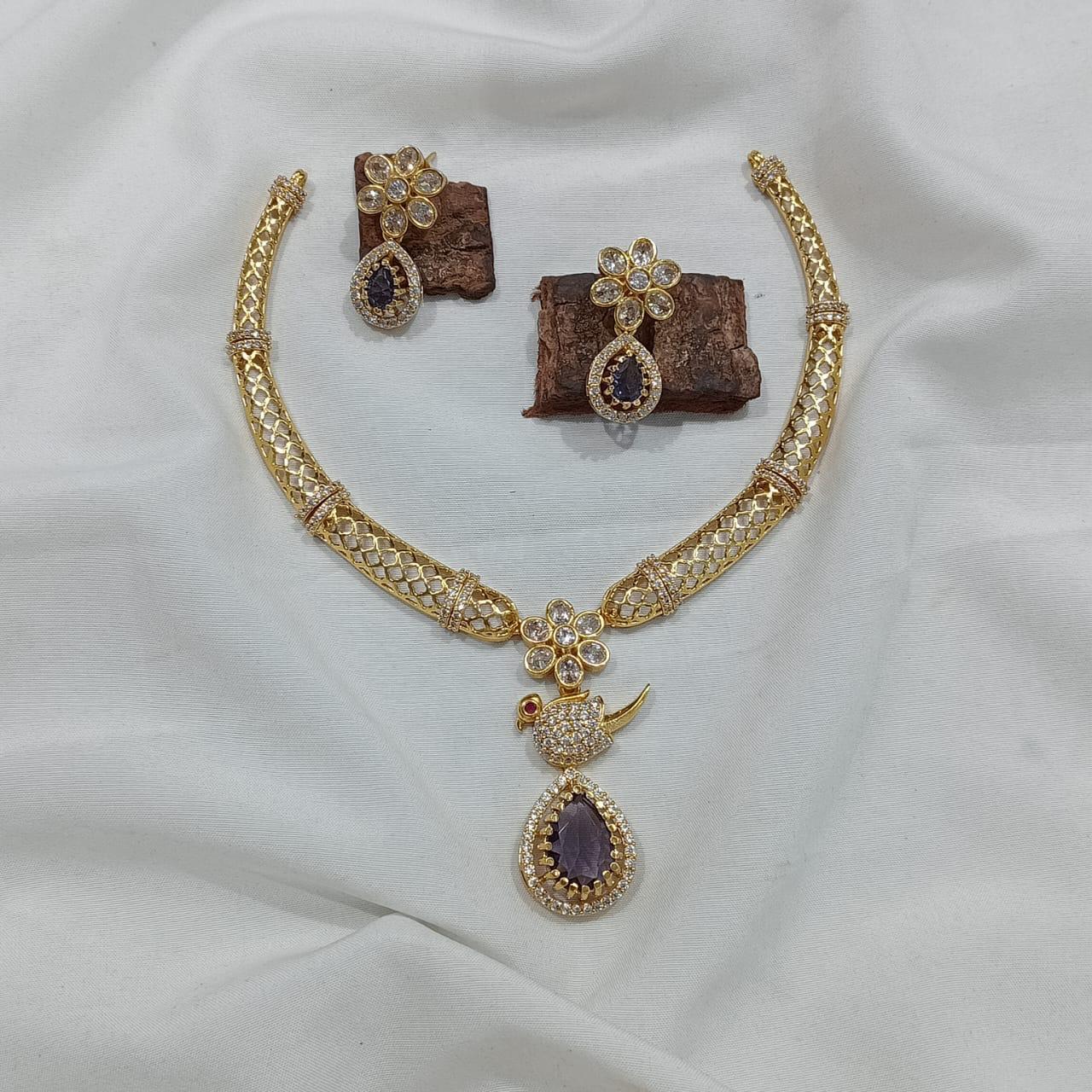Hemani Delicate Hasli Necklace Set