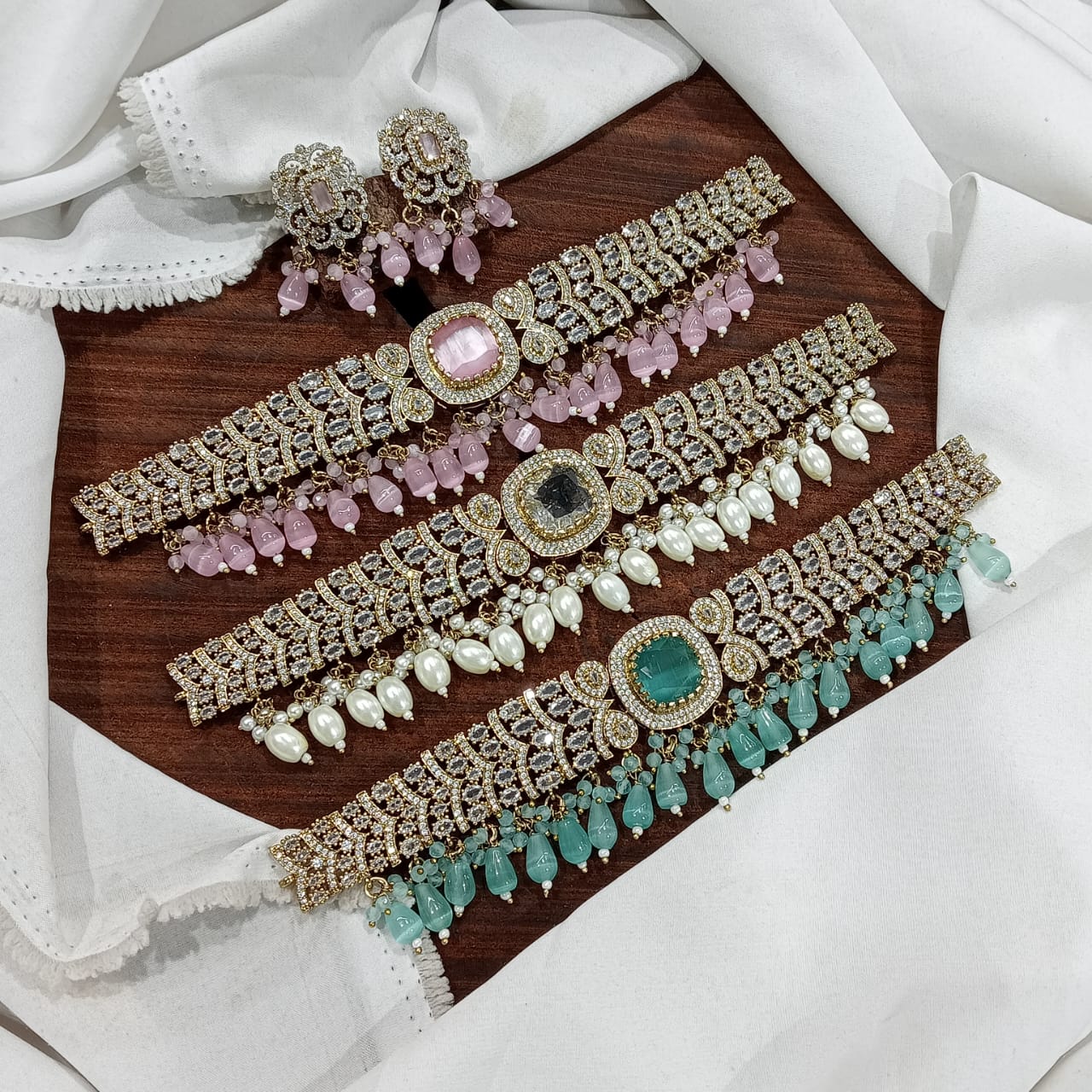 Sora Victorian Choker Necklace Set