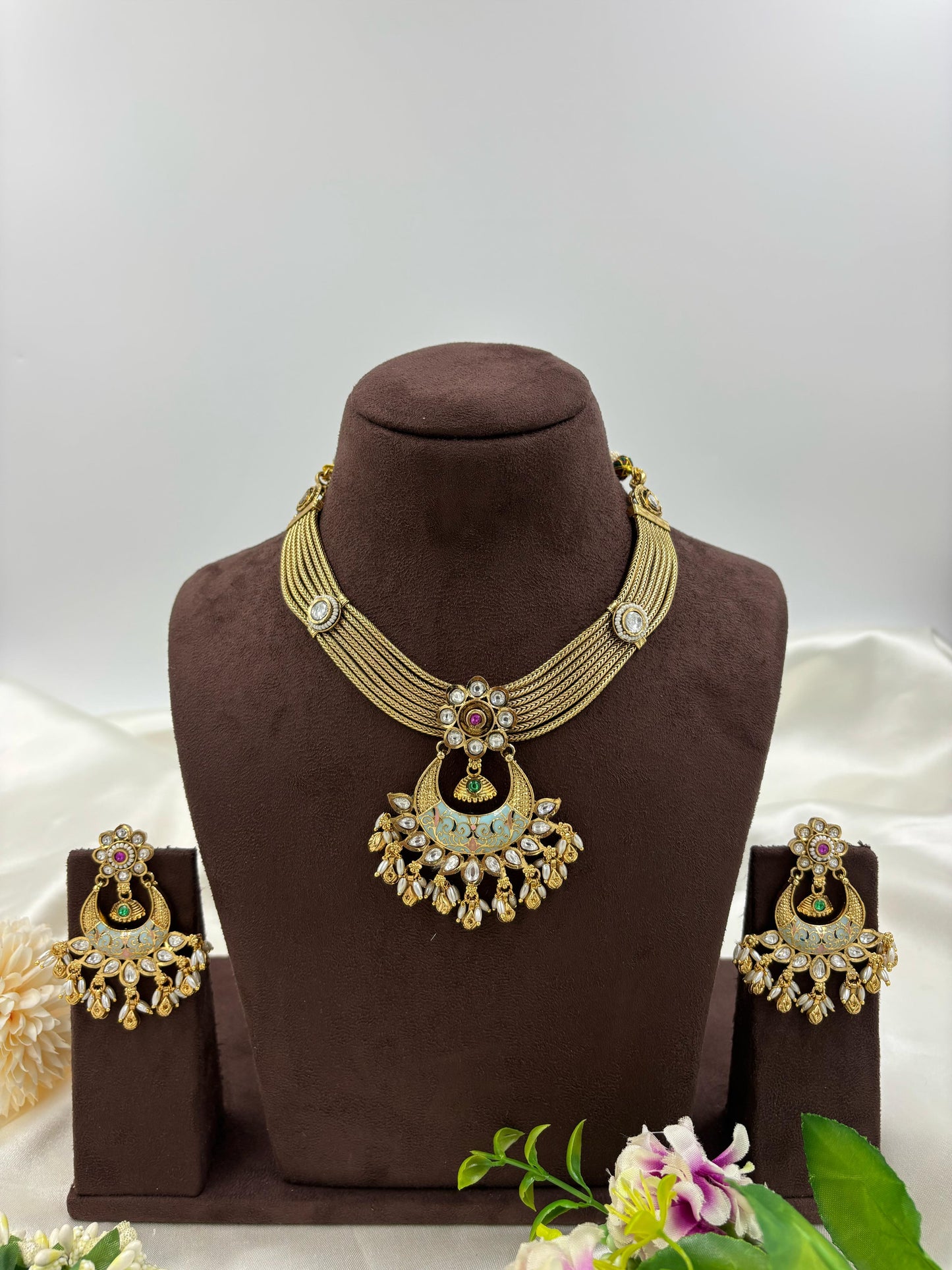 Kanth Chain Hasli Antique Gold Necklace Set