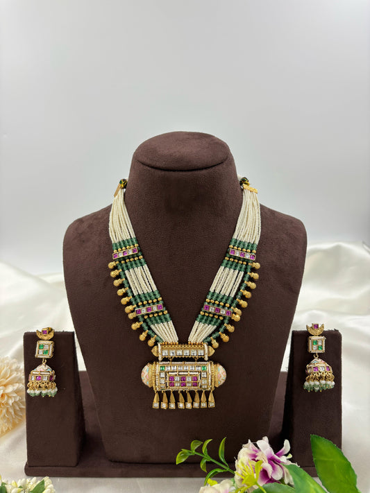 Raveen Patwa Antique Gold Necklace Set