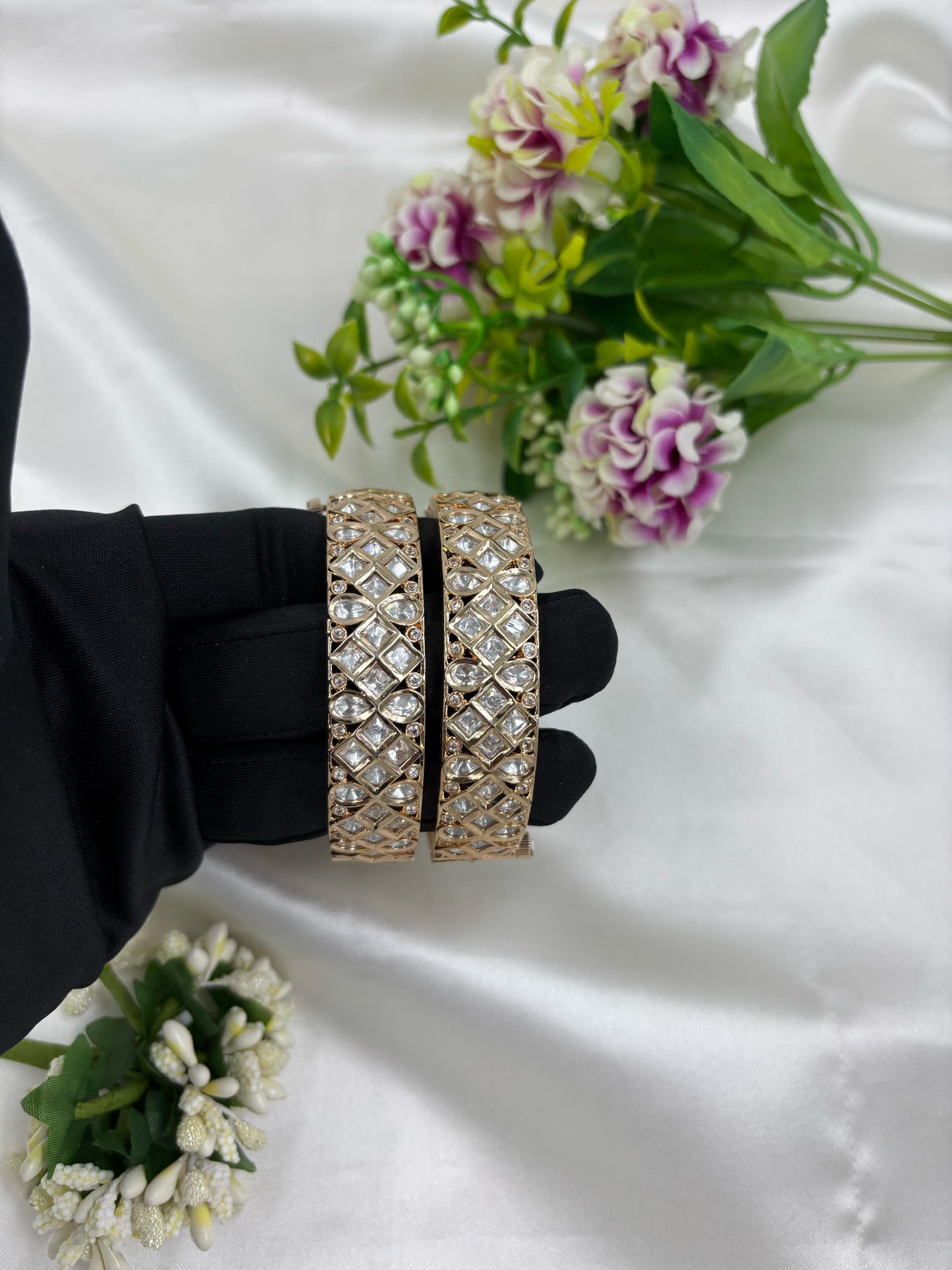 Jivi Moissanite Kundan Premium Bangles Set