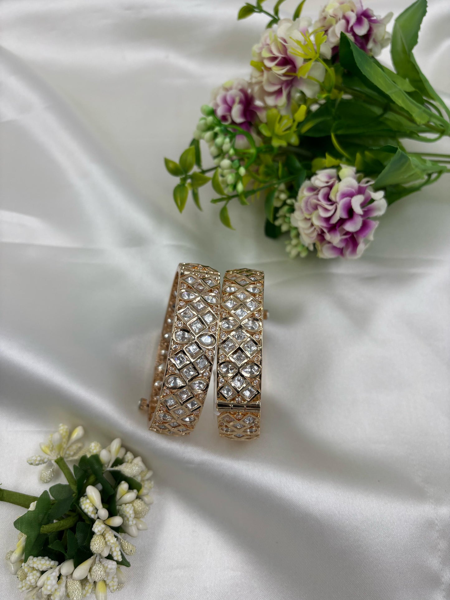 Jivi Moissanite Kundan Premium Bangles Set