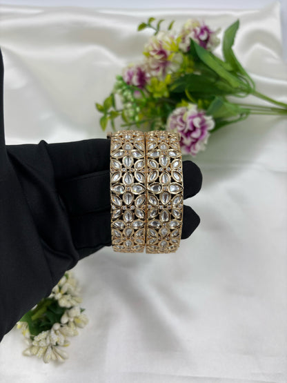 Manali Moissanite Kundan Bangles set