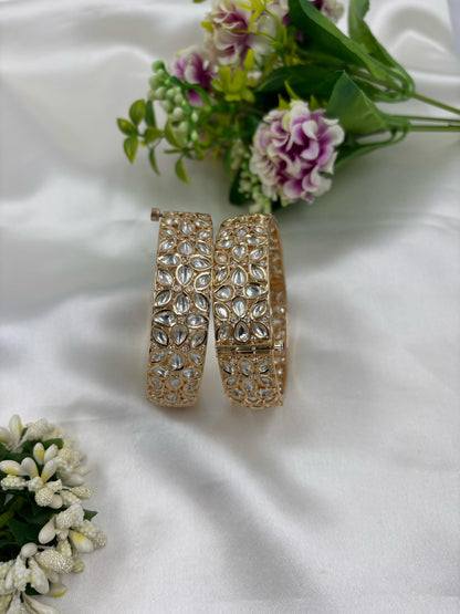 Manali Moissanite Kundan Bangles set