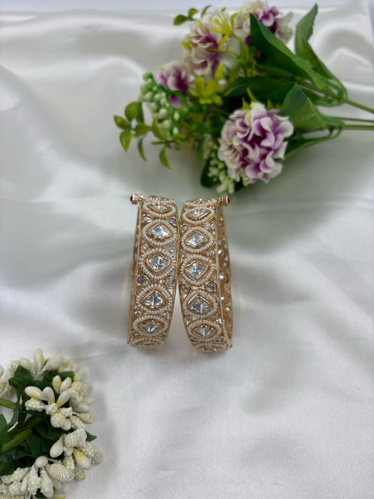 Oivi Moissanite Kundan Premium Bangles Set