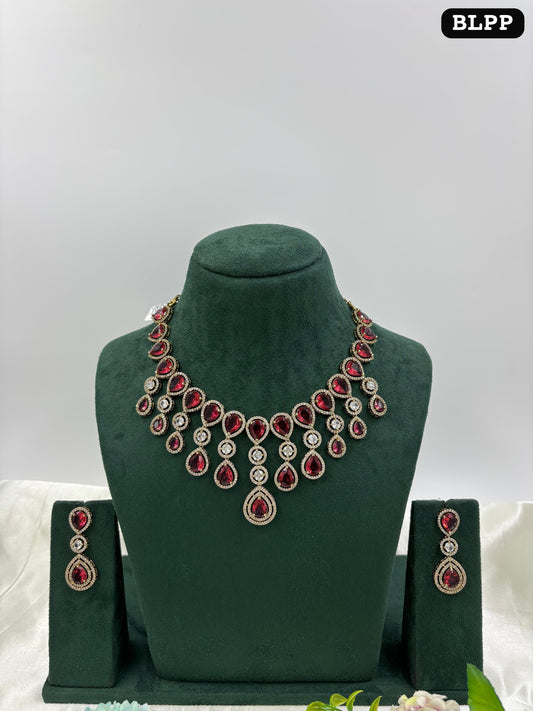Roma Teardrop Victorian Necklace Set