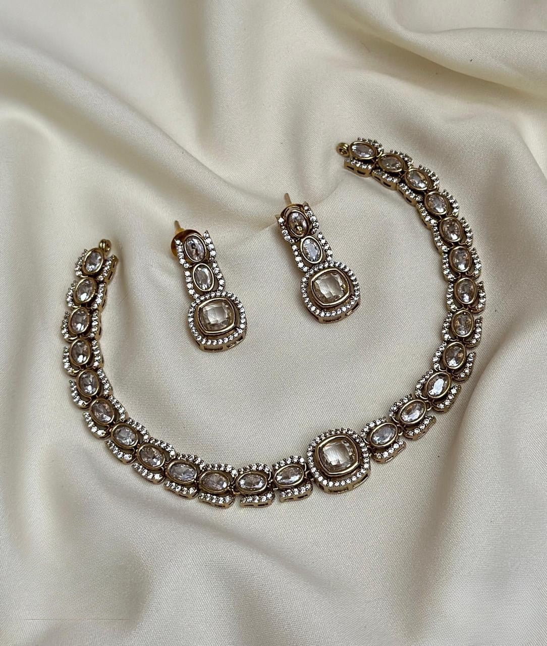 Sem Delicate Victorian Necklace Set