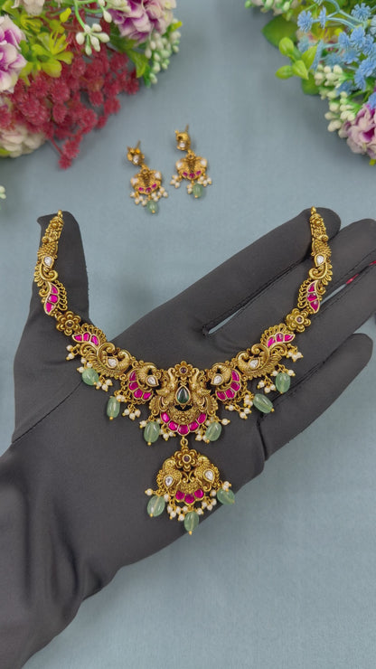 Sunaina Traditional Jadau Pachi Kundan Necklace