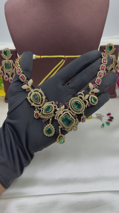 Gaytri Victorian Premium Necklace