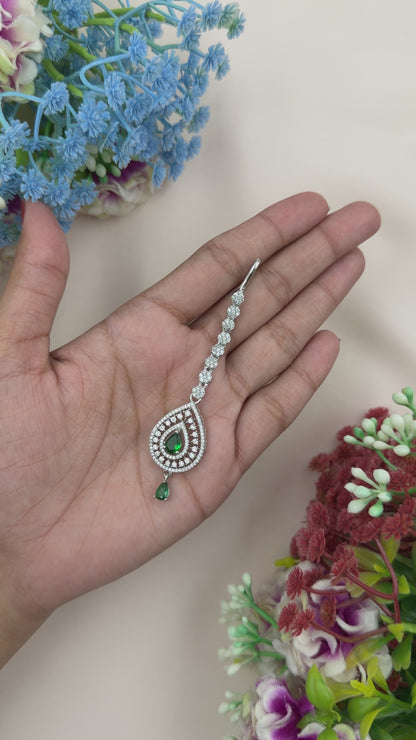 Avya American Diamond Mang Tika