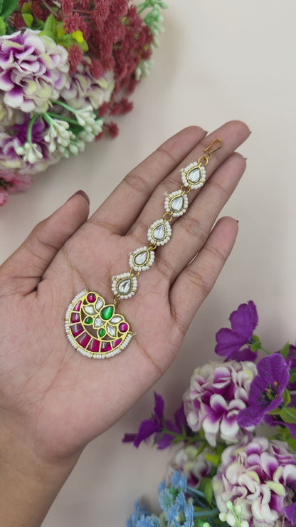 Smriti Pachi Kundan Mang Tika
