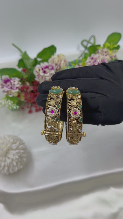 Saanvi Heritage Premium Bangles (Openable)