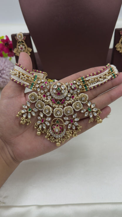 Dipali Pachi Kundan Choker Set