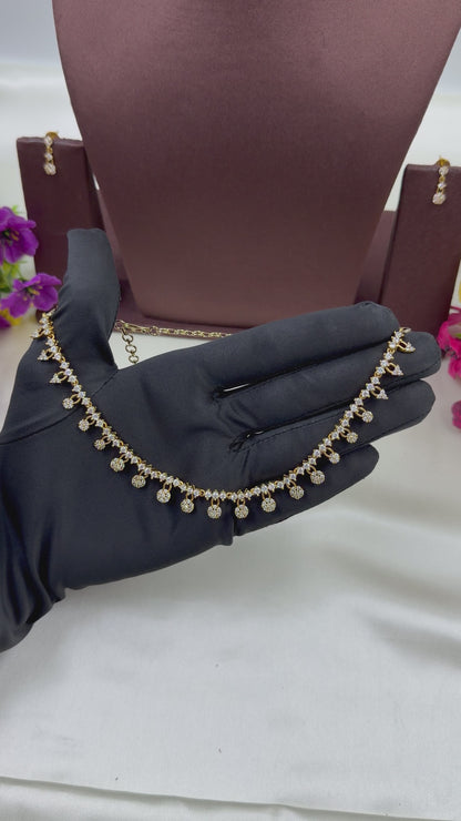 Amira Victorian Delicate Necklace