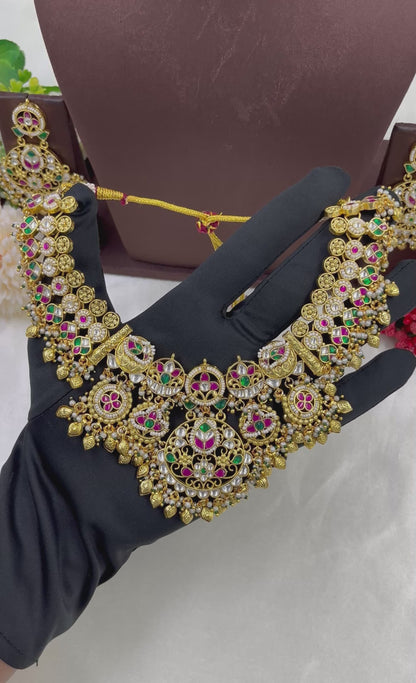 Emerald Pachi Kundan Necklace