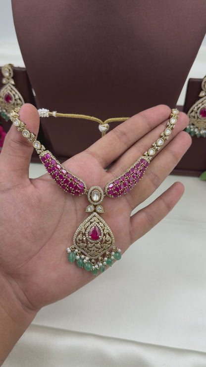 Vinita Victorian Hasli Necklace Set