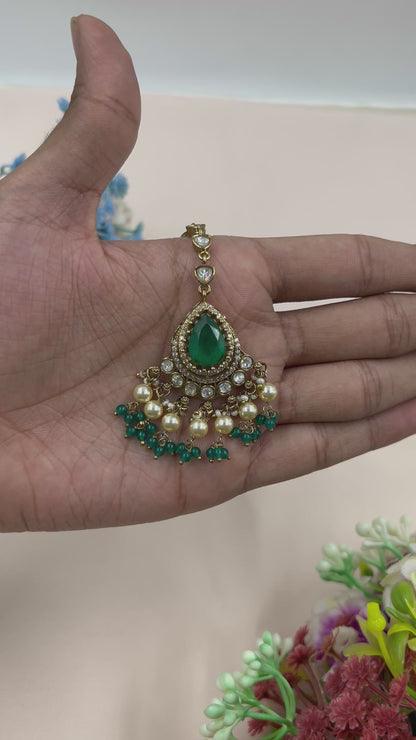 Vidhi Victorian Mang Tika