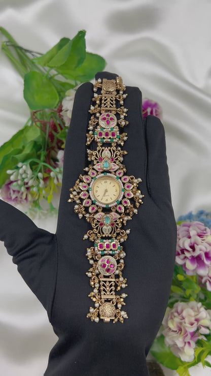 Aarya Heritage Watch
