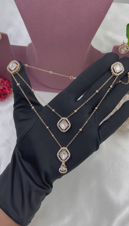 Aarvi Moissanite Chain Pendant