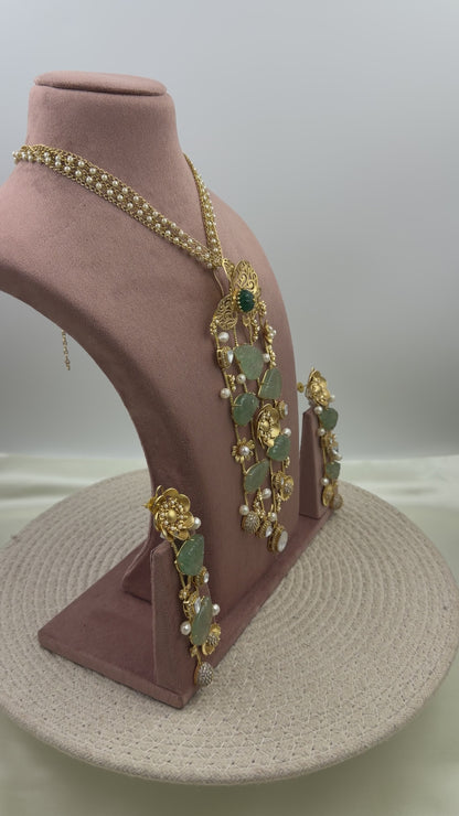 Heeral Royal Emerald Bloom Necklace Set