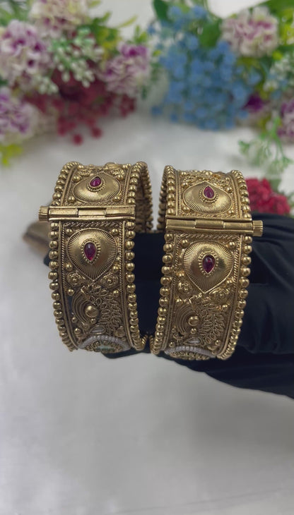 Shraya Chorski Bangles