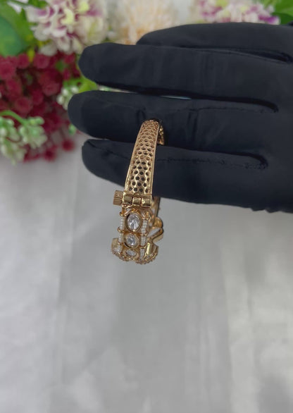 Aarya Moissanite Kundan bracelet (Openable)