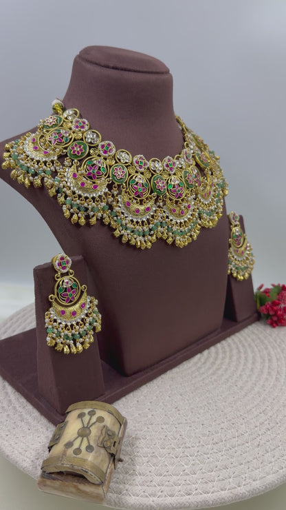 Aparna Pachi Kundan Necklace Set