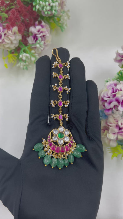 Prachi Pachi Kundan Mang Tika
