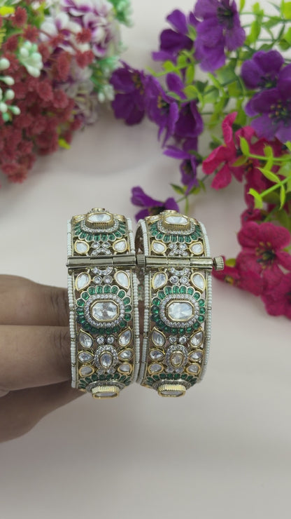 Riyanshi Victorian Bangles (Openable)