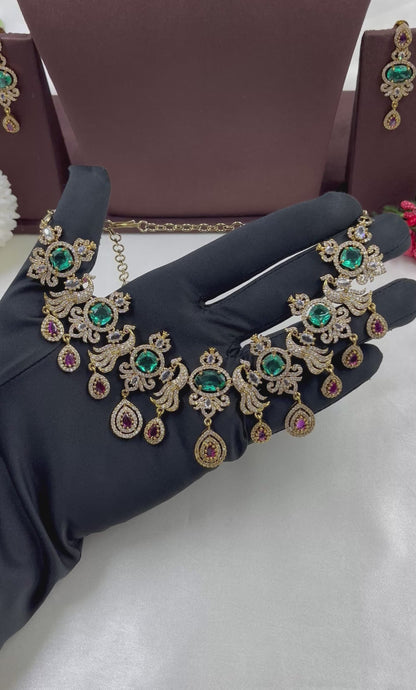 Nova Victorian Necklace Set