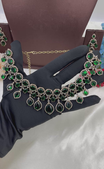 Viba Drop Victorian Necklace set