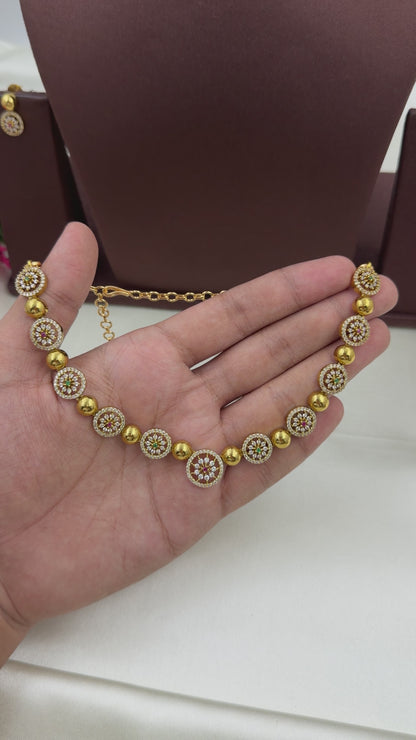 Vanya Victorian Delicate Necklace Set