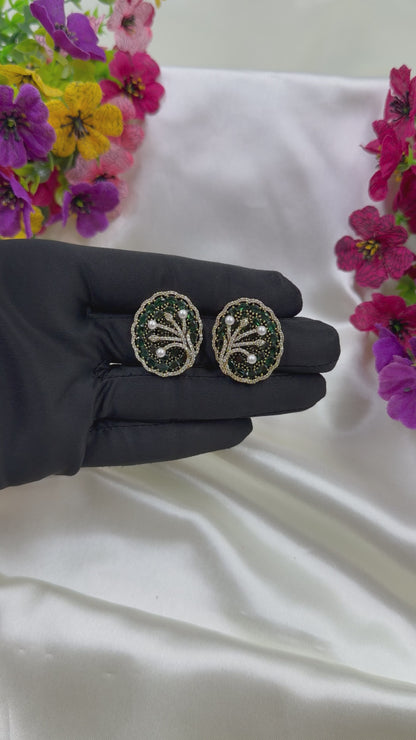 Jazmin Victorian Ad Earring