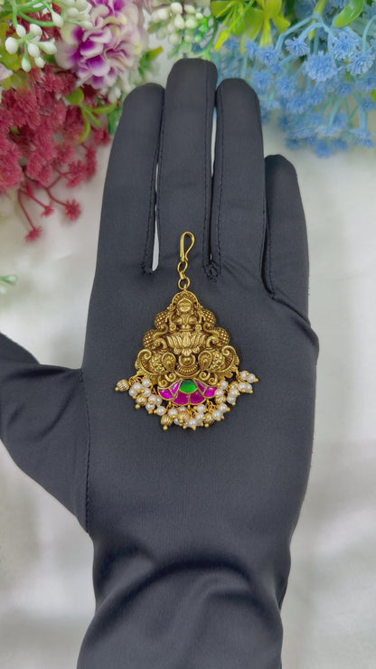 Vedanti South Indian Pachi Kundan Mang Tika