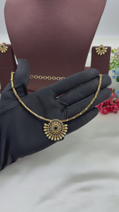 Himanshi Traditional Delicate Hasli