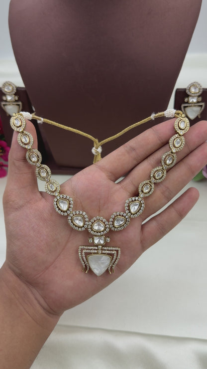 Mayra Victorian Necklace Set