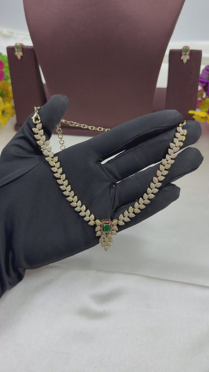 Gauri Victorian Delicate Necklace