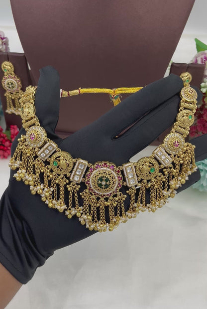 Dangling Heritage Choraski Necklace