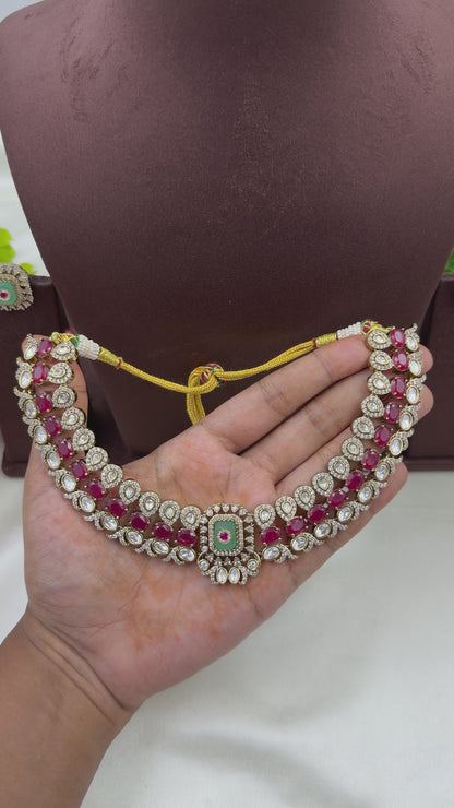 Heeral Victorian Necklace Set