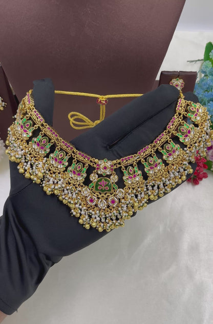 Mahika Pachi Kundan Necklace