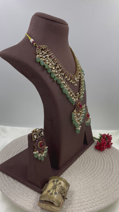 Niharika Pearl Victorian Necklace Set