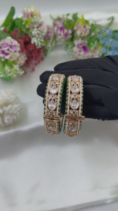 Shraddha Moissanite Bangle (Openable)