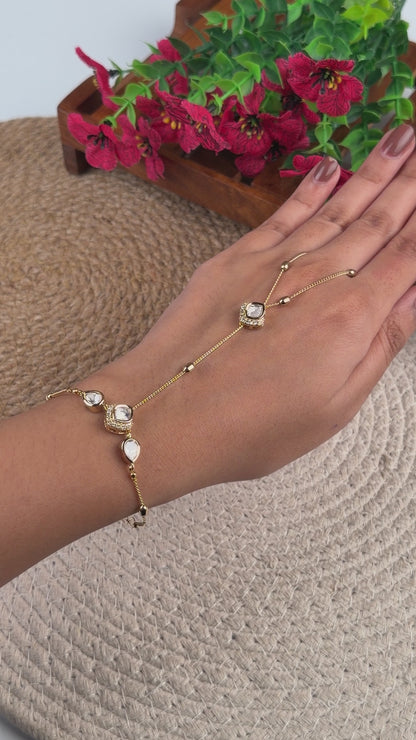 Komal Moissanite Hath Panja