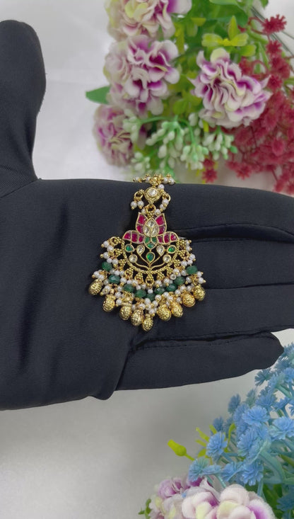 Mira Pachi Kundan Mang Tika
