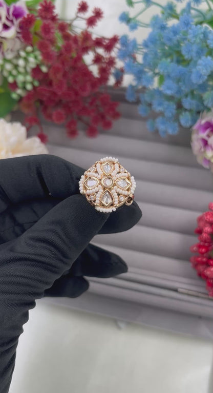 Fiza Moissanite Ring