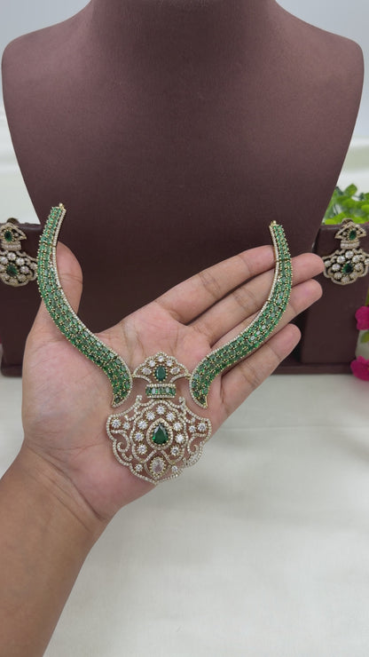 Neerja Victorian Necklace Set