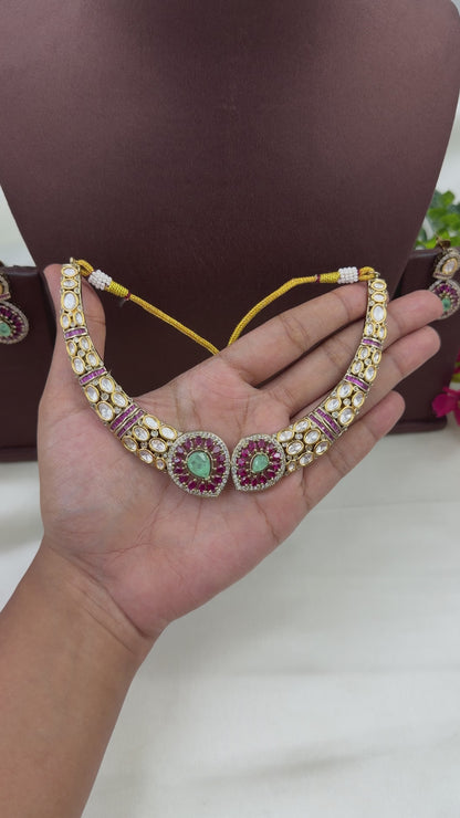 Ishani Victorian Delicate Necklace Set